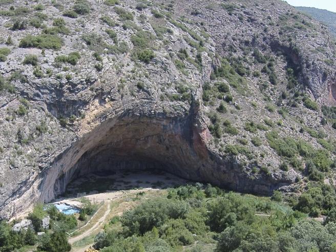 Cova gran de santa l’inya